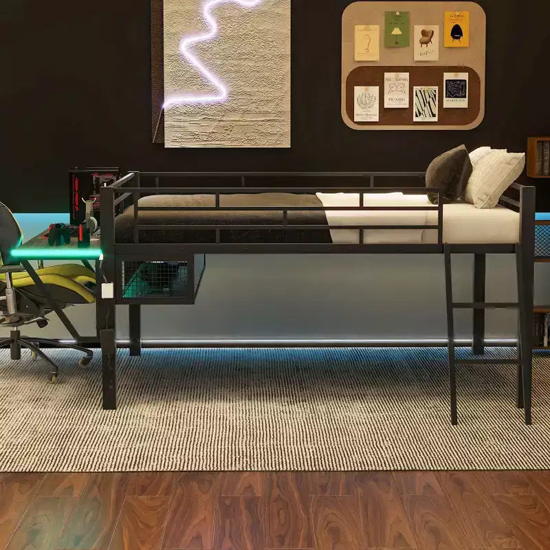 Lit mezzanine en métal noir de style gaming de 235,7 cm (L) x 105,9 cm (l) avec bureau intégré, échelle et étagère